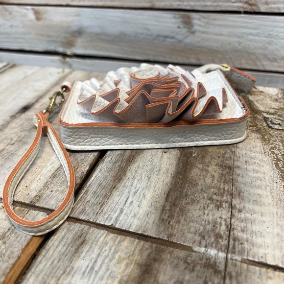 White Ruffle Flower Clutch Wristlet Coquette Cottagecore Girly Purse - Picture 3 of 9